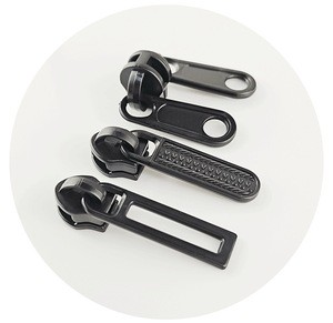 Factory Directly Sale 1# Auto Lock Zipper Slider with Customized Color Plastic Zip Puller for Garment OEM