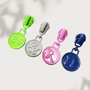 Fashion Trims Luxury Rectangle Auto Lock Zinc Alloy Zipper Slider Custom Embossed Logo Puller for Bags & Jackets