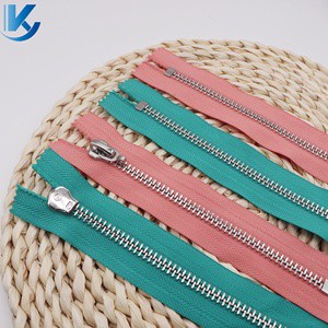 KOUYI NO.8 Wholesale Metal Zipper Customized Tape Color High-quality Personalized Zipper for Pants Jacket