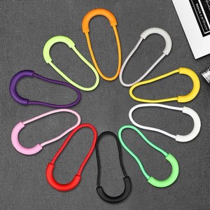 U-Shape TPU Zipper Puller Stopper Customizable Toy Apparel Luggage Accessories Injection Molded Rubber Drawstring Wholesale