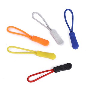 High Quality Customized Logo Auto Lock Plastic Zipper Pullers with Quick Delivery for Clothing and Bags Wholesale