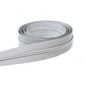 Hot Sale Long Chain Open-End Roll Zippers with Teeth Manufacturer's Nylon #3 & #5 for Shoes Garments Bags Suits Accessories