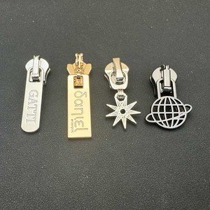 Consen Wholesale Price Custom Logo Brand Engraved Raise Gold Silver Hoodie Metal Zipper Puller For Clothing Bag