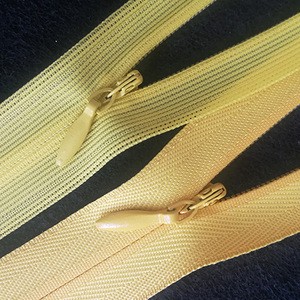 High Quality Lace Tape Invisible No #3 Zipper White With Zinc Alloy Slider Feature Auto Lock