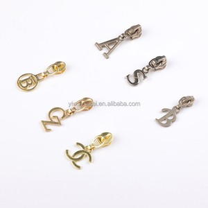 Factory Multiple Styles Custom Shape Zipper Puller Head 3# 5# 7# English Letter Pieces Metal Zipper Slider for Bag Garment