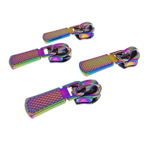 Nice Quality Metal Rainbow 5# Embossed Pattern Metal Zipper Sliders Puller Pull for Nylon Coil