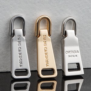 Luxury Zipper Pullers Handbag Designer Zipper Pulls High Quality Puller Zipper Slider Gold Custom Logo Metal Zip Puller For Bag