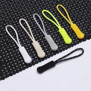 Wholesale Fancy Rubber Design Custom Logo Black Zipper Puller for Garment