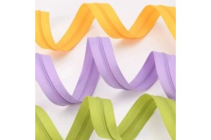 Factory Wholesale High-Quality Customized Color Nylon Zipper Roll for Clothes and Bags