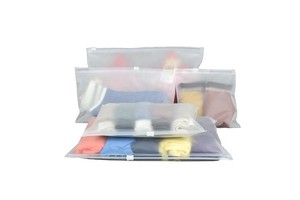 Printed Logo Resealable Poly Pe Clothing T-Shirts Bag Custom Frosted Zipper Slider T-shirt Garment Bag Matte Reusable