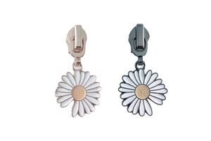 Fashionable Daisy Pattern Handle Metal Nickel-free Self-locking Zipper Slider Clothing Accessory Metal Zipper Slider