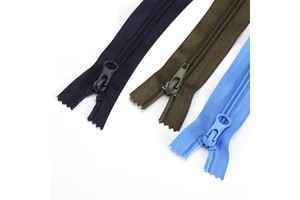 Factory Wholesale 5# 7# Zipper Teeth Run Smoothly Close-end Nylon Zipper for Garment Bag