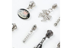 Wholesale Custom Logo 3# 5# 7# Plating Embossed Custom Zipper Puller Nylon Metal Plastic Zipper Sliders Luxury for Garment