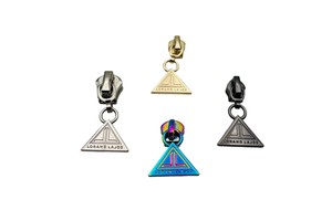 Factory Price Personalized Metal Zipper Slider Custom Logo Rainbow Zipper Pulls Charms Puller for Garment Bags