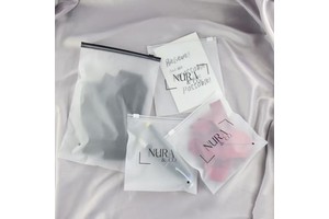 Eco-friendly Zipper Packaging T-shirt Clothing Bag Plastic Packaging Slider Ziplock Bag Custom Frosted Zipper Bag for Clothing