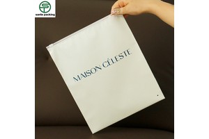 Customized Wholesale Simple Packaging Slider Zipper Bag Matte CPE Pants and Clothing Waterproof Zipper Bag