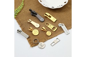 2025 New Custom Embossed 3D Logo Zinc Alloy Nickel-Free Zipper Pullers & Sliders for Garment Custom Brand Design