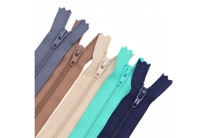Shanghai KY High Quality Plastic Zippers in Stock 15cm 20cm 3# Nylon Zipper for Men's Pants