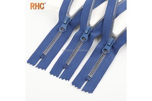 Wholesale No.5 Close-End Metal Resin Zipper with Imitate Silver Teeth Plastic Zipper for Various Products