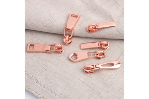 Custom Engraved Logo Zipper Puller in Rose Gold Metal with Durable Luxury Style Bag Hardware