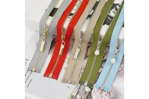 Customized Gold Movable Tail Puller Open-End 3# Metal Iron Zipper with Closed Tail Zipper Type Open-End